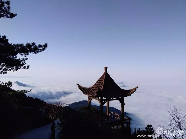 相聚天岳幕阜山