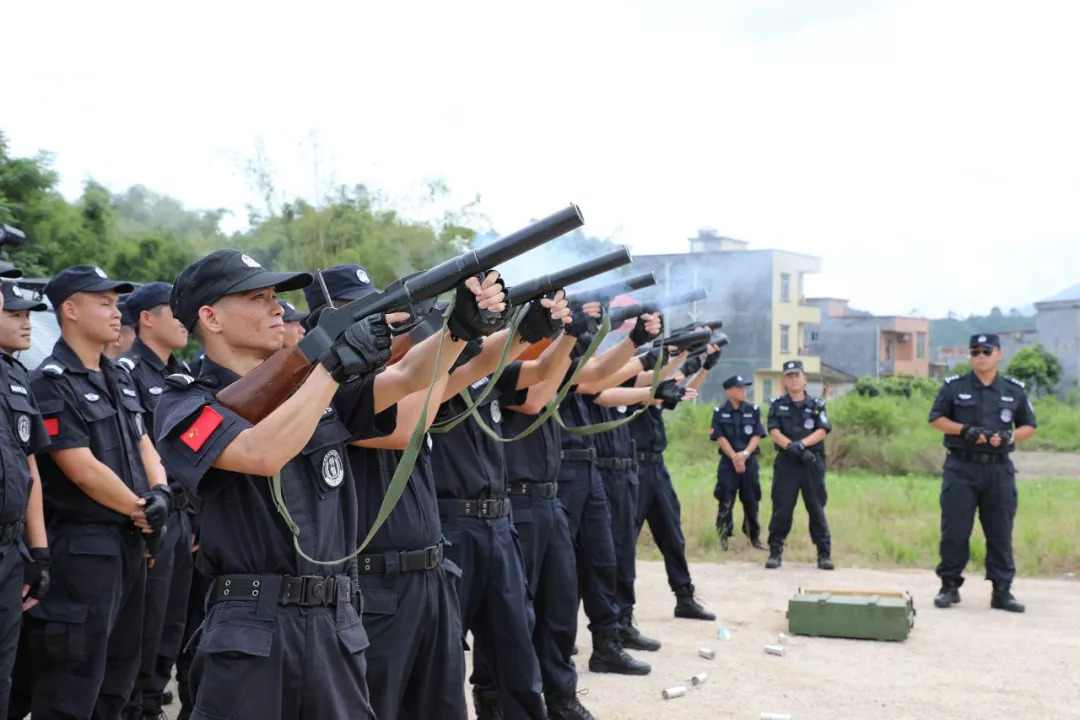 阳春巡警大队全副武装出动前往八甲镇,到底发生了什么大事?