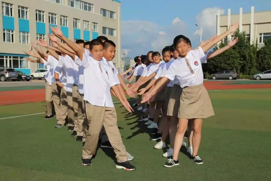 大连两万多学生校服变样了!你喜欢吗