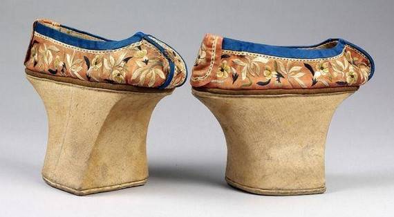 古代女子的时尚"高跟鞋,看完真佩服她们!