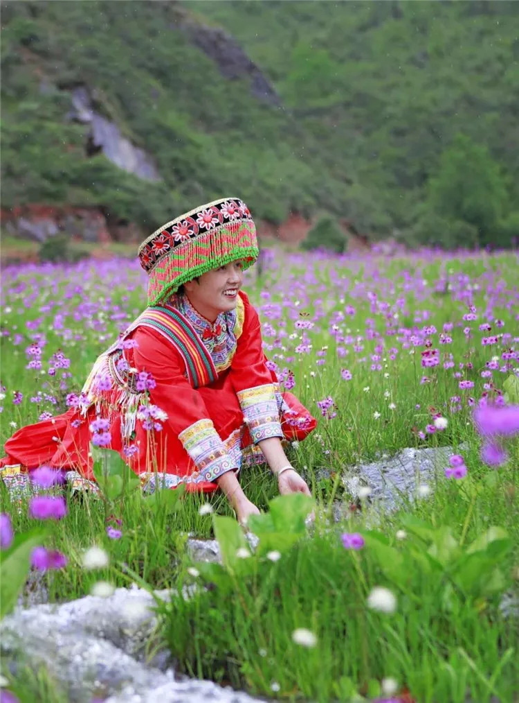 我们是被大山大水滋养的傈僳姑娘