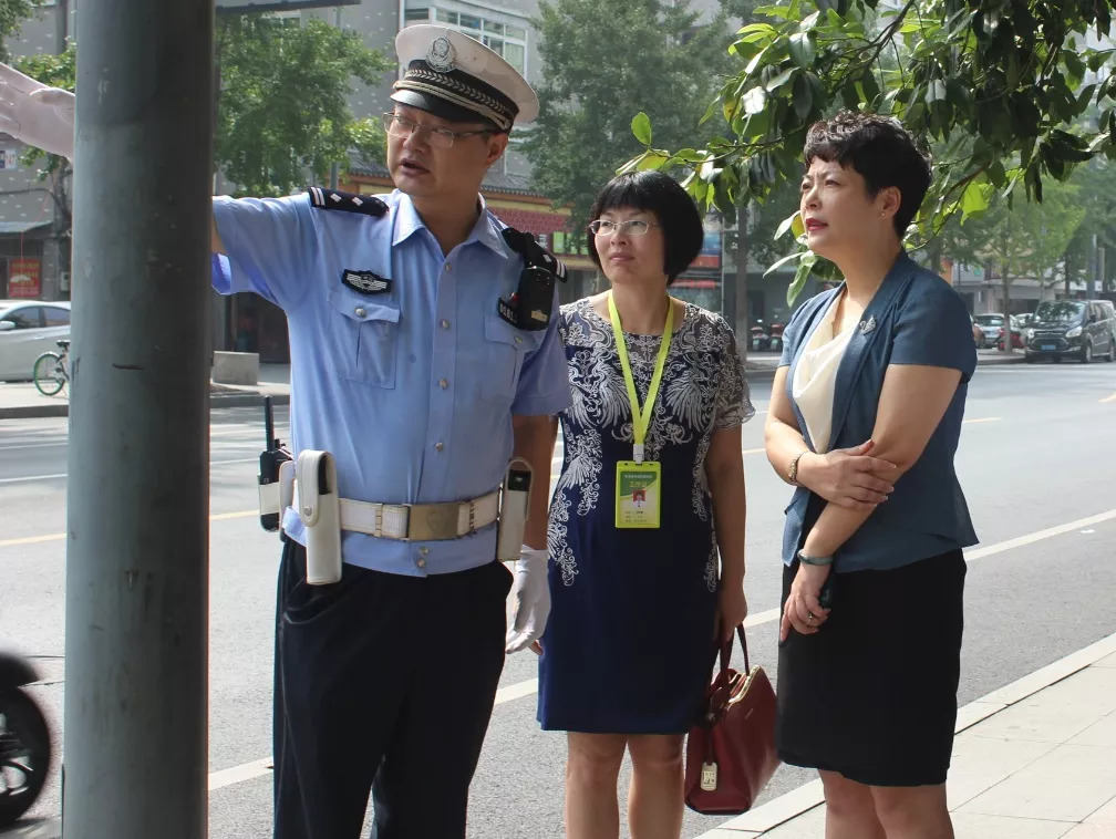 区委常委宣传部长夏芬到富春街道实地督查文明创建落实情况