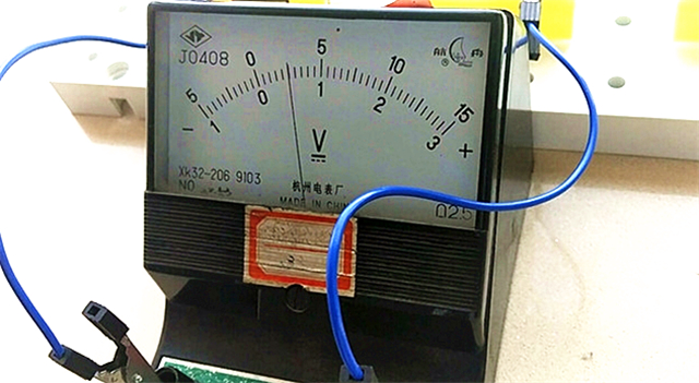 物理电压表怎么看正负