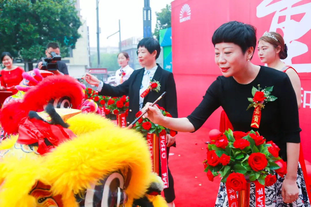 人气爆棚西亚和美超市震撼回归咖啡馆般的购物超市品鉴时尚精英生活