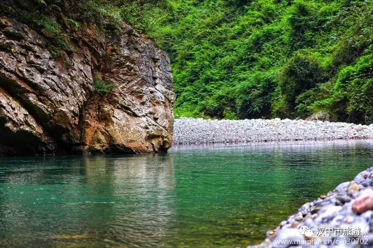 汉中西乡古镇骆家坝居然藏着这样一处山清水秀的黑龙洞大峡谷