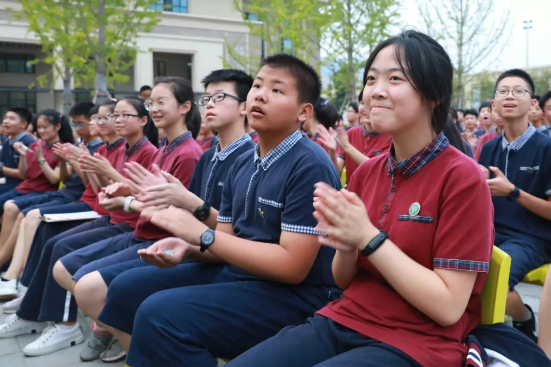 慎思明辨知耻正心杭州银湖实验中学2018学年开学典礼