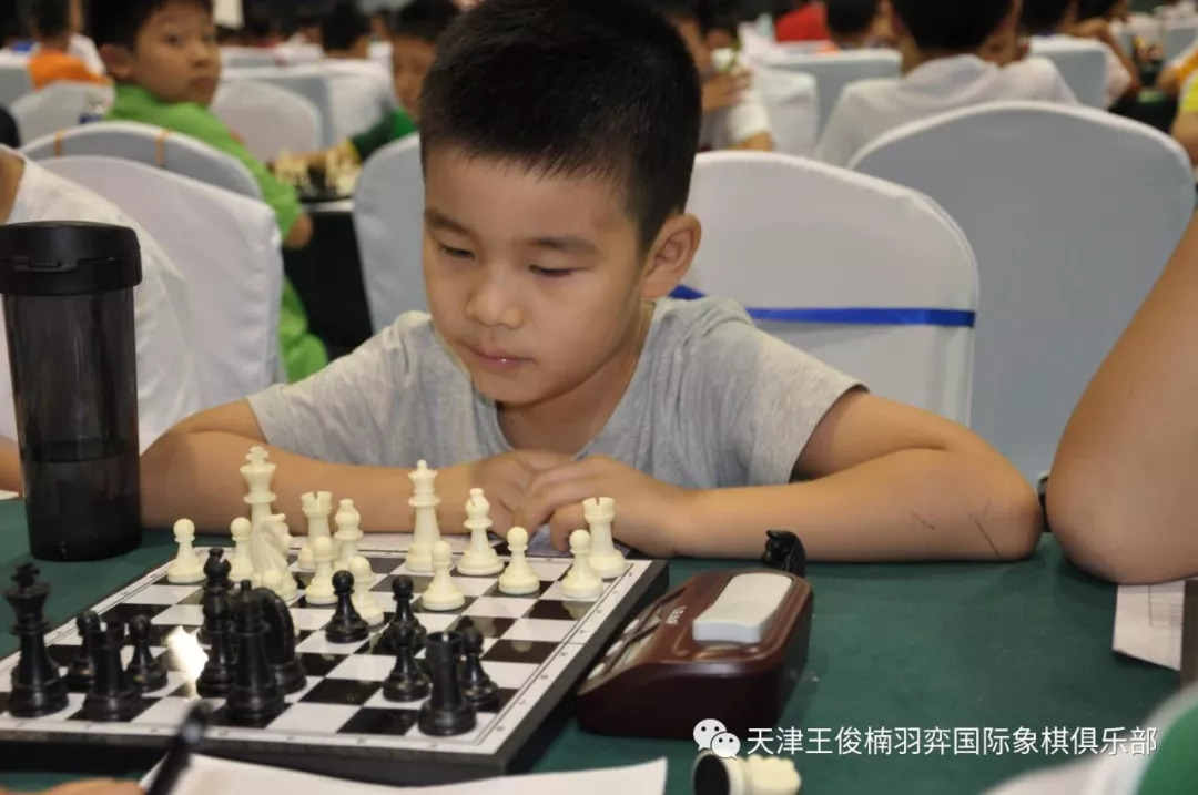 吴怡涵与国际象棋的故事胜不骄败不馁