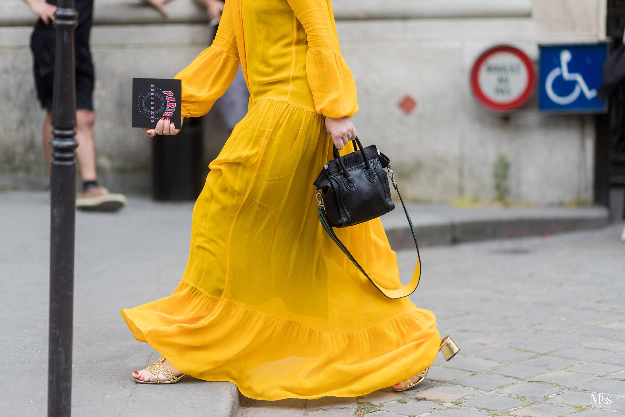时髦靓丽的黄色，是你的秋日最佳时尚拍档时尚风向