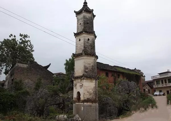 三至五层,旧时该县凡是大村几乎都建有,但现保存完好的只有唐家,砠湾