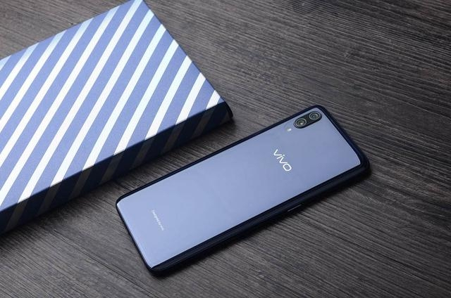 vivo x23创新装备上"战场,立获口碑,销量双冠军