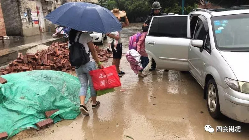 山竹刷屏的日子一齐回顾逆行背影龙卷风袭击