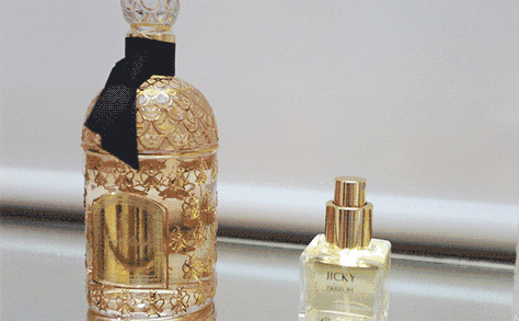 魔镜魔镜,谁是这个世界上最古老的香水品牌?