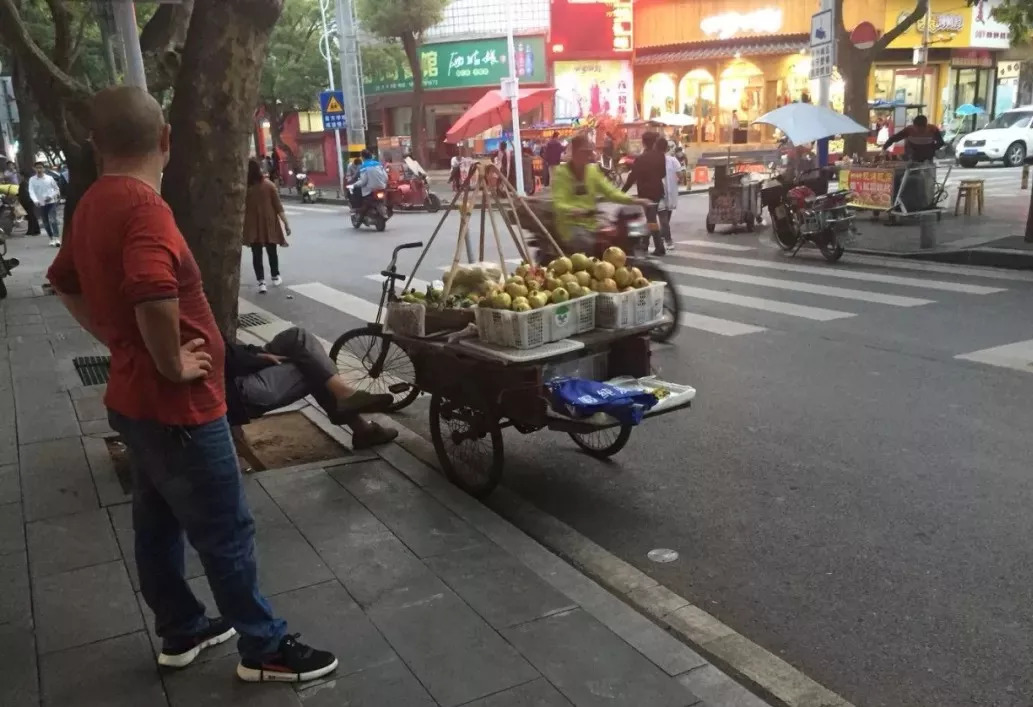 水果摊在城里非常常见了