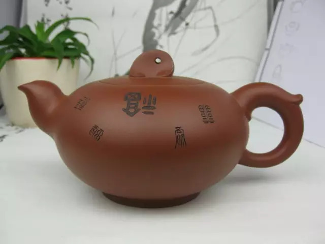 范秀红,高级工艺美术师