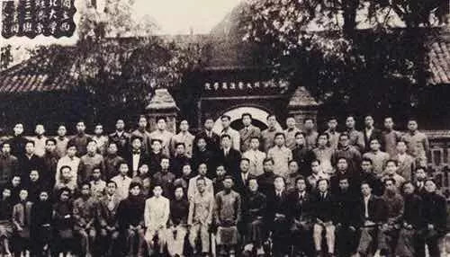 1939年,8月8日,继西北联大工学院,农学院单独设校后,按国民政府教育