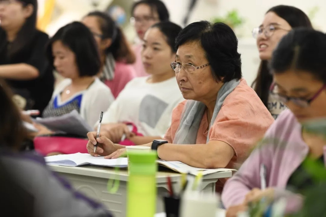 上海英语特级教师何亚男听课诊断教学