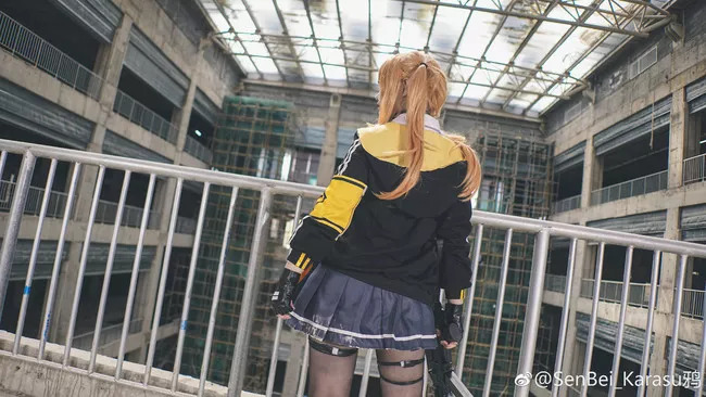 cosplay少女前线双马尾枪械少女