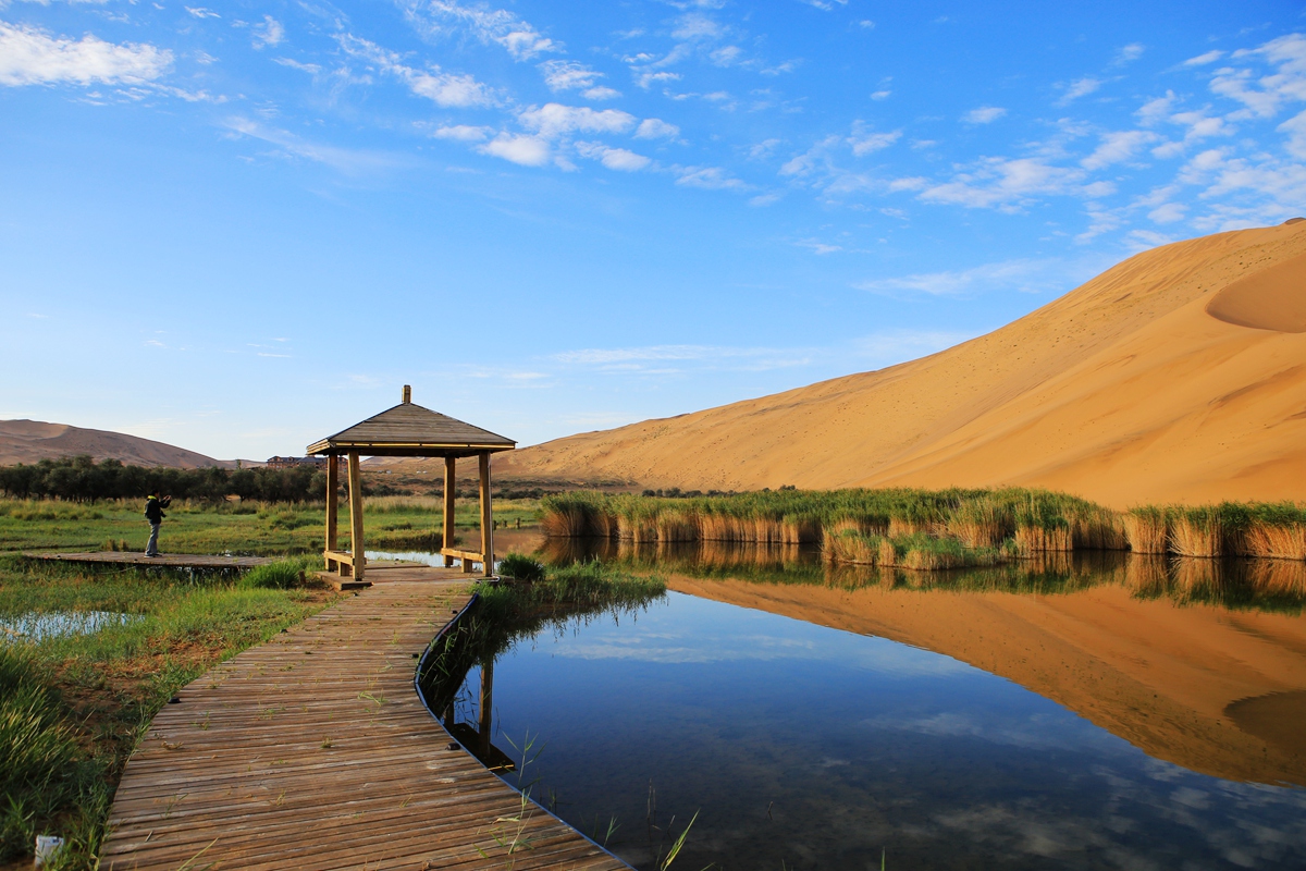 孤傲与神秘，中国最美沙漠——巴丹吉林 @微博旅游|巴丹|沙漠|旅游_新浪新闻