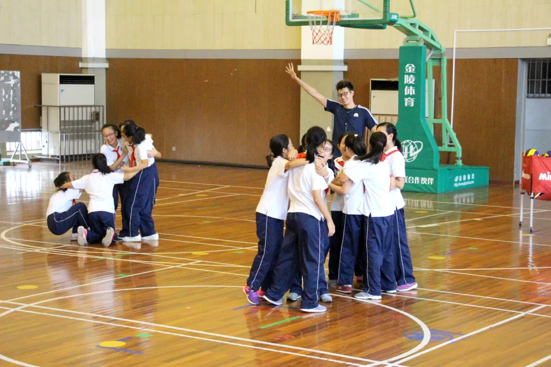 【校园排球】走进顾村中学 普及排球运动