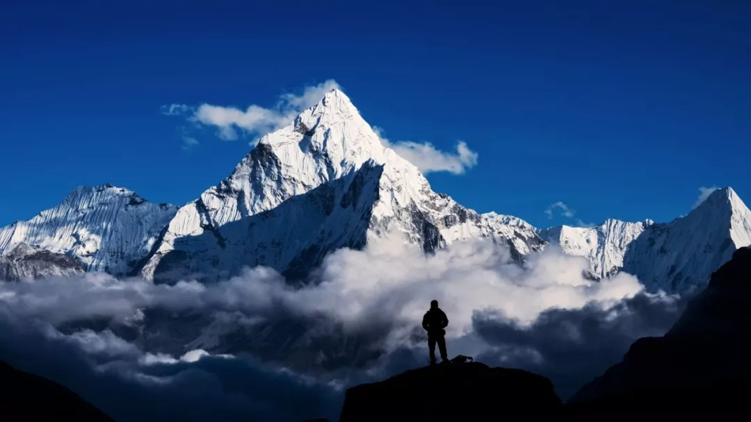 喜马拉雅山脉，大部分山峰的名字。