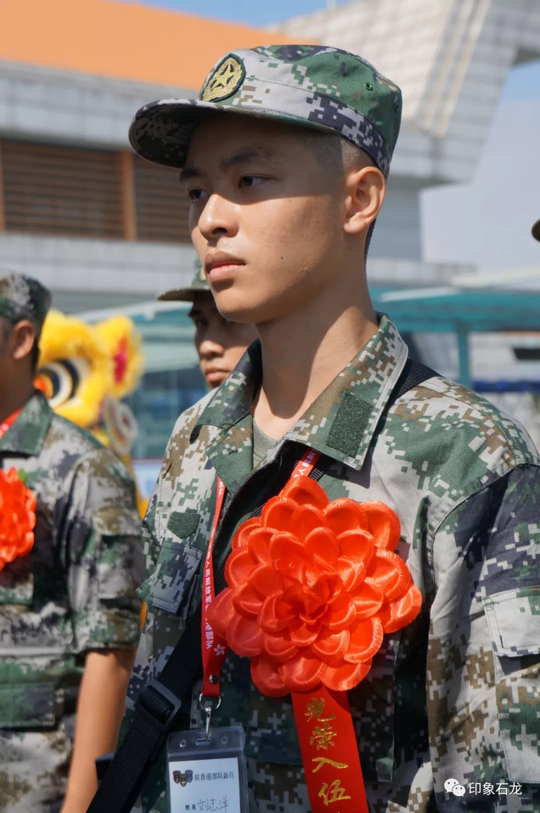 驻港部队最帅兵哥哥今赴军营服役