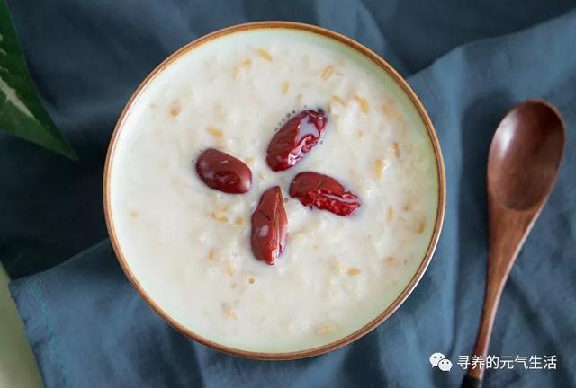 牛奶燕麦粥这样做,补钙又健脑,宝宝营养辅食_ 红枣