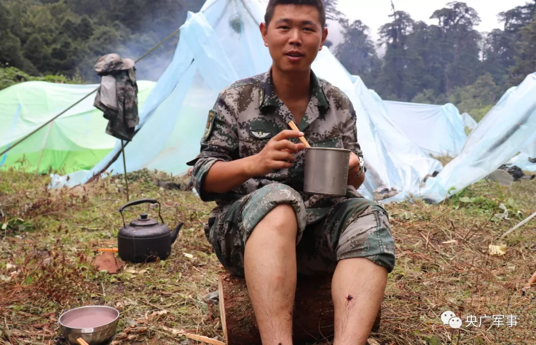 那些边防军人屏蔽掉亲人的朋友圈照片是这样