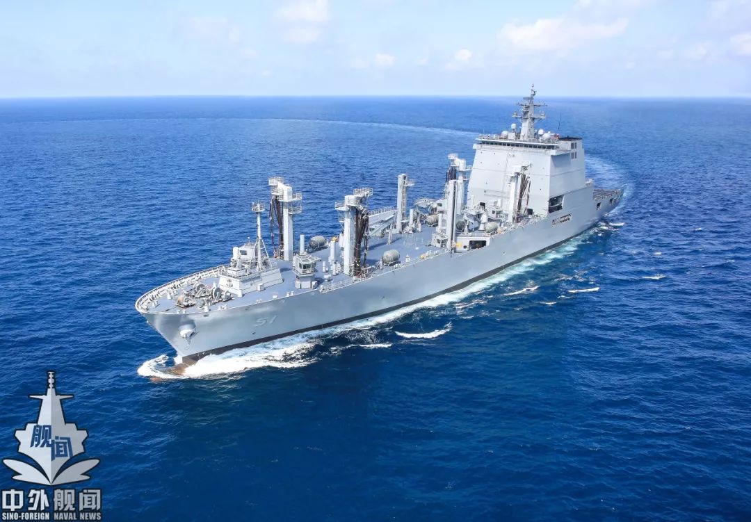 韩国海军新一代油弹补给舰入列