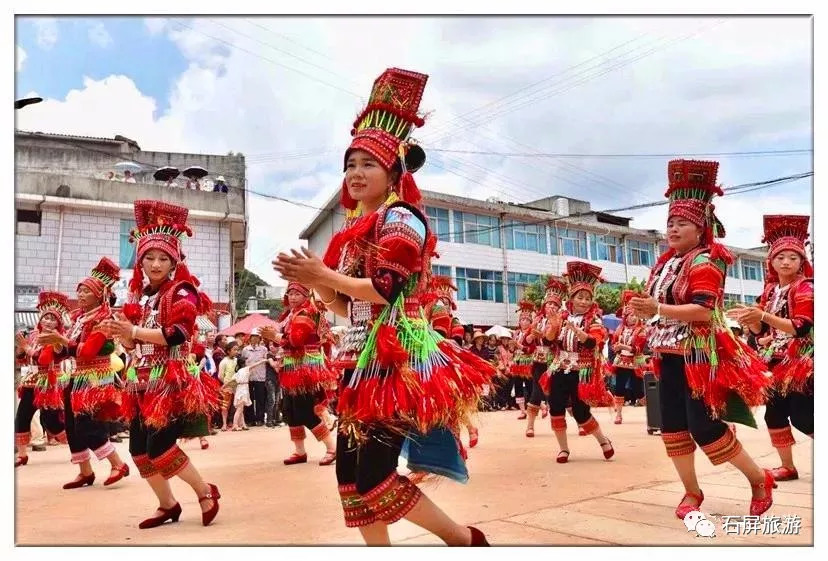 石屏这届野生菌文化旅游节超惊艳!跳烟盒舞,赏古羽石