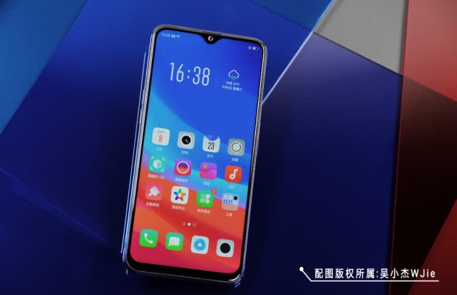 oppoa7x新机上手颜值媲美iphonexs价格亲民