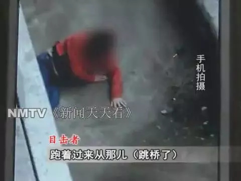 讲一个司机撞人口鬼故事的_张震讲鬼故事(2)