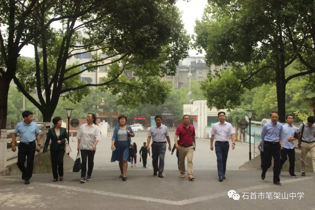 民盟中央领导就我市筹建邓初民陈列馆莅临我校进行考察