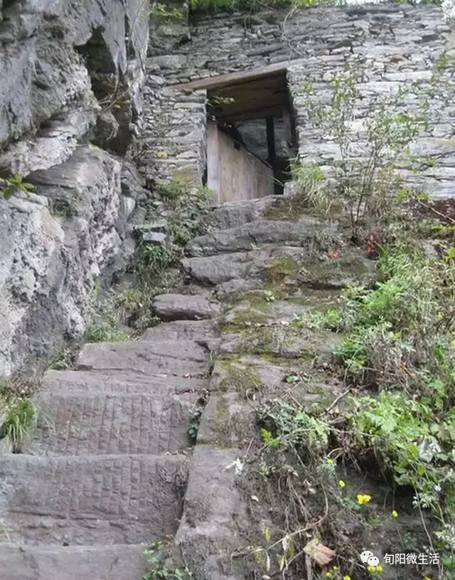 旬阳县金寨镇张河村神仙洞_阴元石