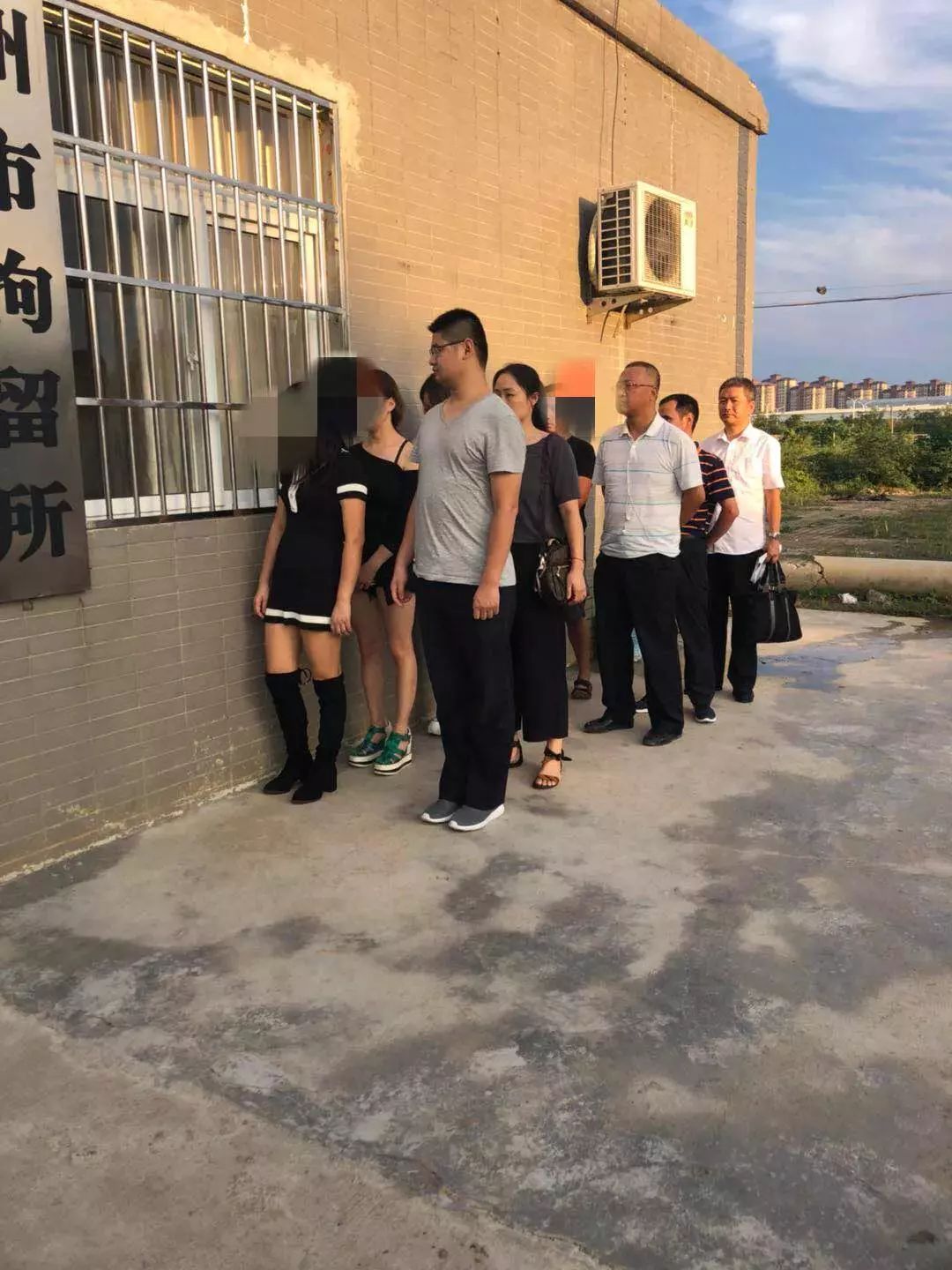 滁州一地站街招嫖窝点被捣毁四女一男现场被抓获