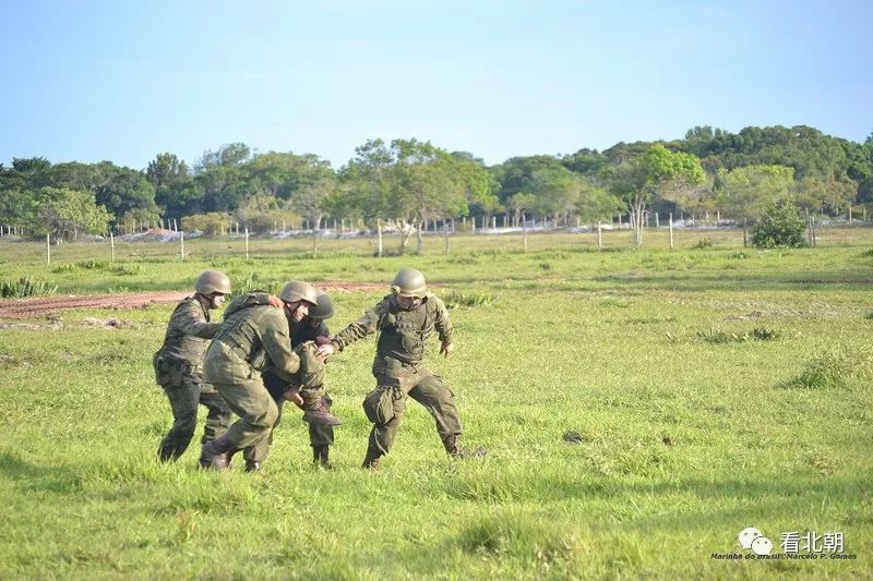 断腿做得真逼真:巴西海军陆战队战术演练图集