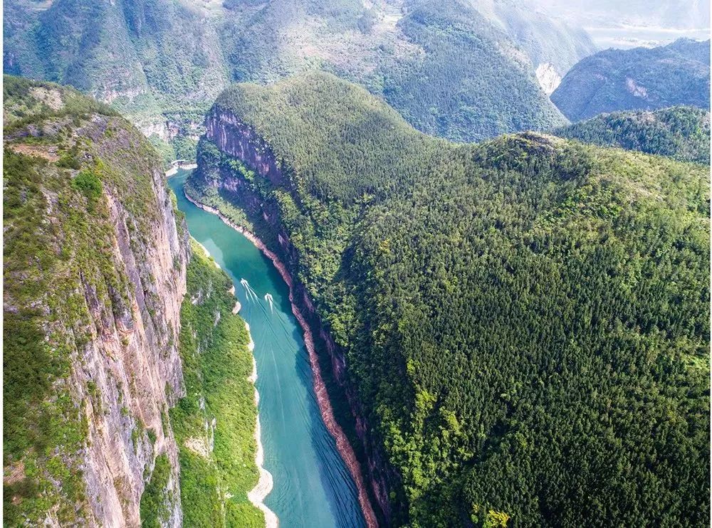 图源 | 网络 古朴清幽小小三峡 出峡复入峡,风景转更佳 船行至马渡河