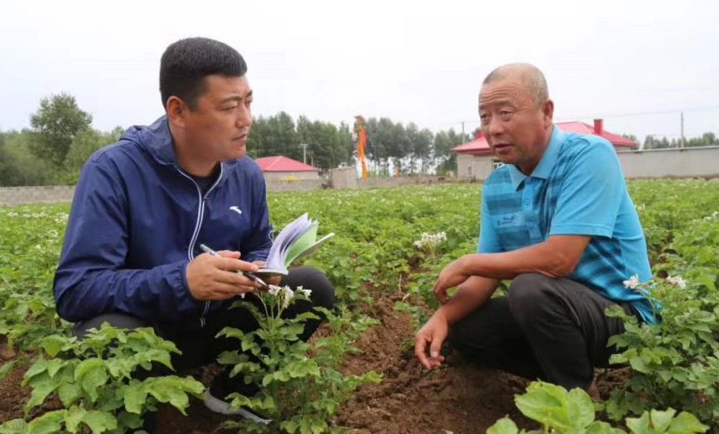 新时代的奋斗者|郑亚辉—把脱贫致富的责任扛在肩头