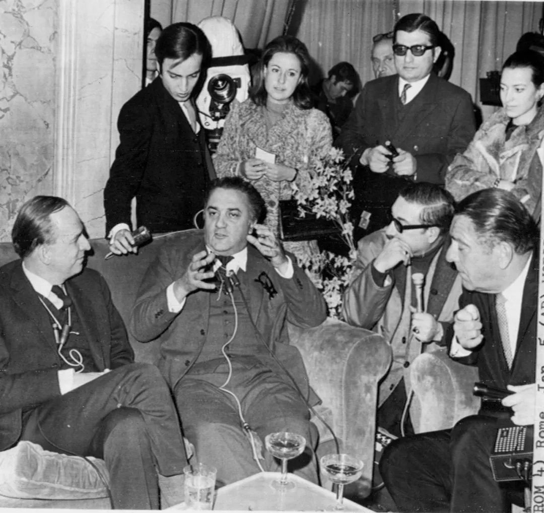 1969年,伯格曼与费里尼高谈阔论