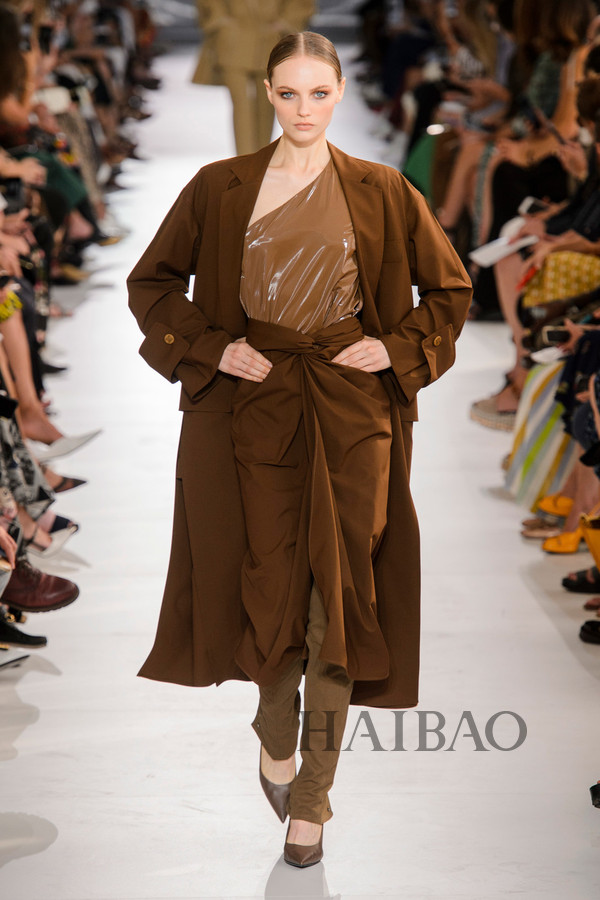 麦丝玛拉(max mara 2019春夏女装秀,海报带你亲临2019春夏米兰时装