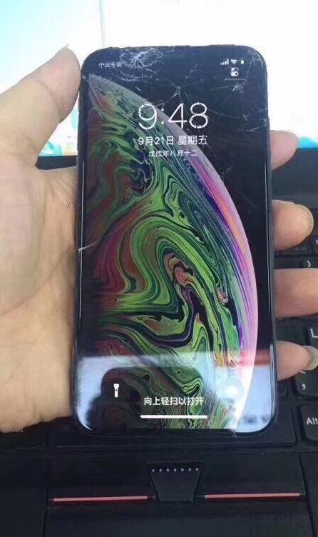 苹果新机iphonexsmax国内第一摔