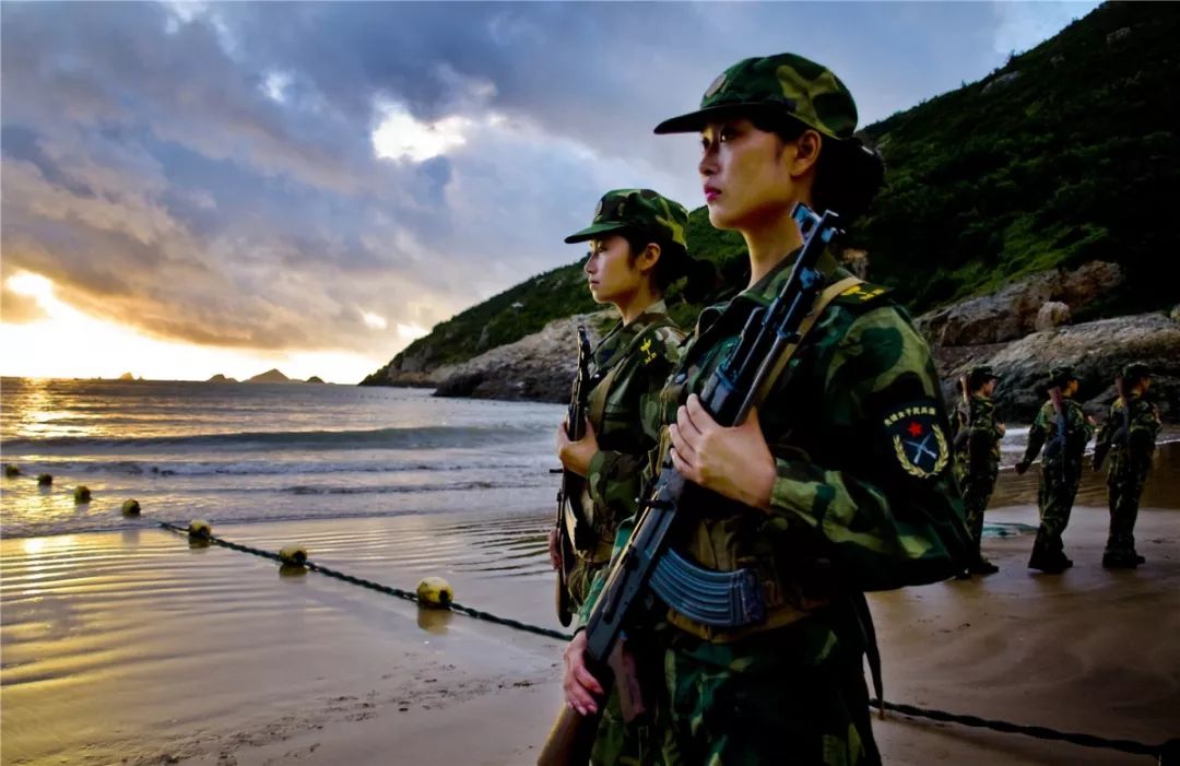 洞头先锋女子民兵连招录开始啦!你与女神之间只差一身迷彩的距离