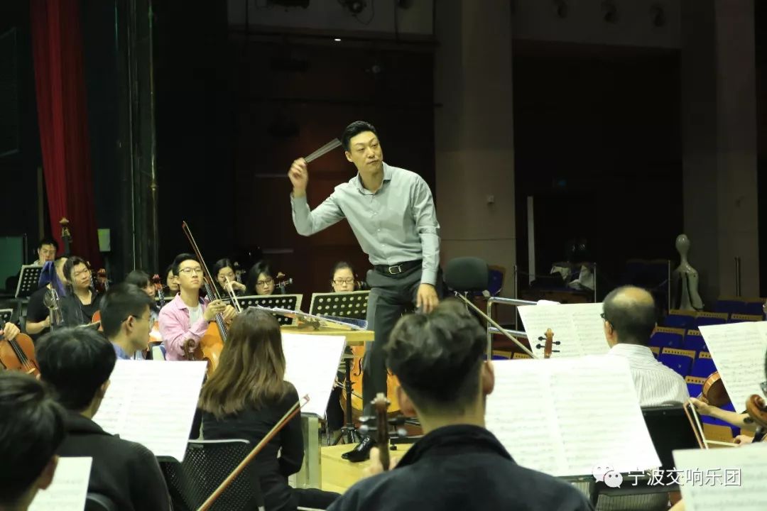 演出地点丨保加利亚音乐厅 演出指挥丨程浩(中国),mmag.