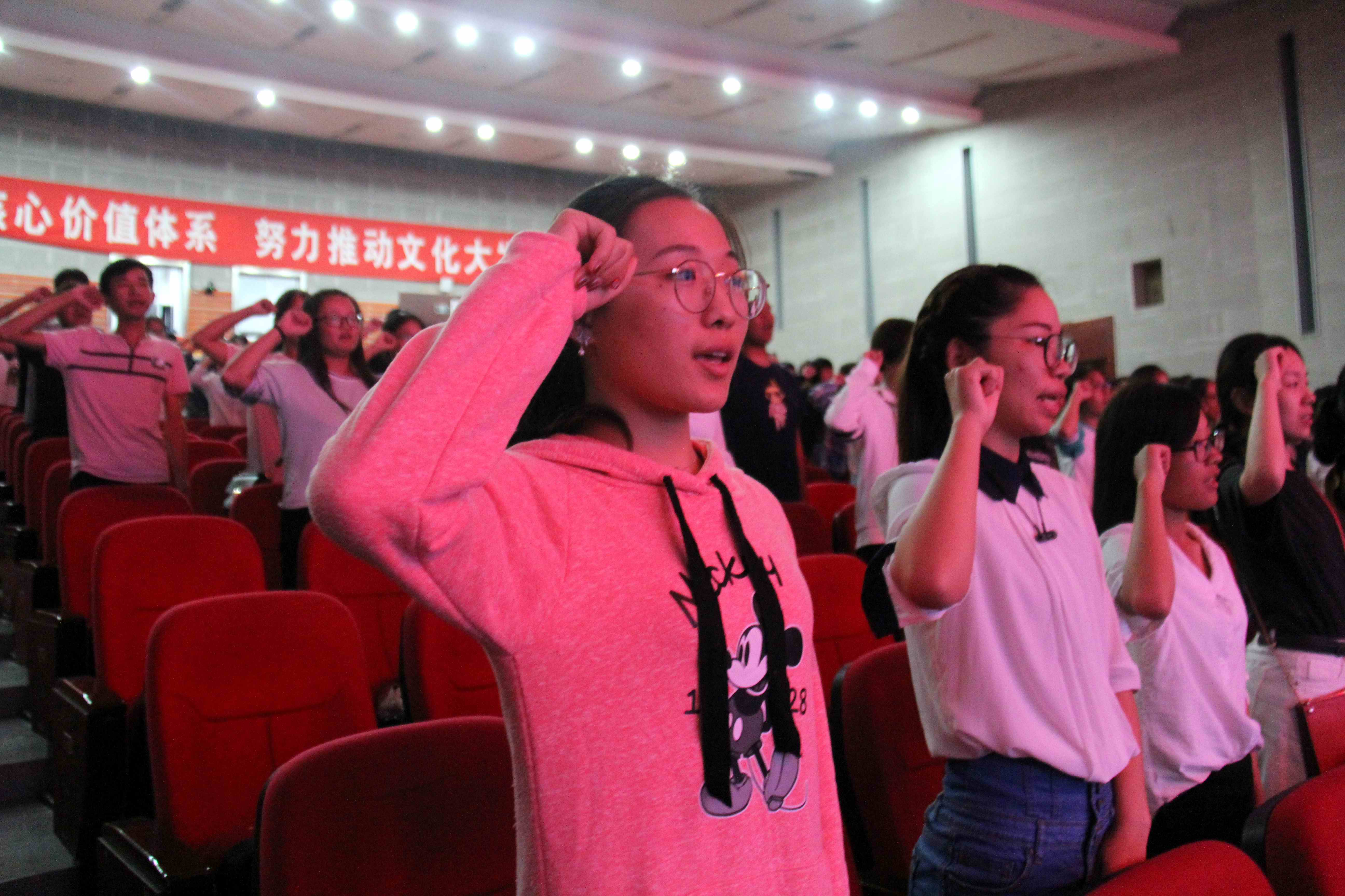 他是的哥还是一名遗体捐献志愿者一番话让同学们掌声不断