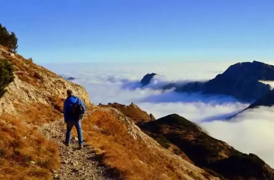 贴士| 秋季登山最适宜,你准备好正确的登山姿势了吗?