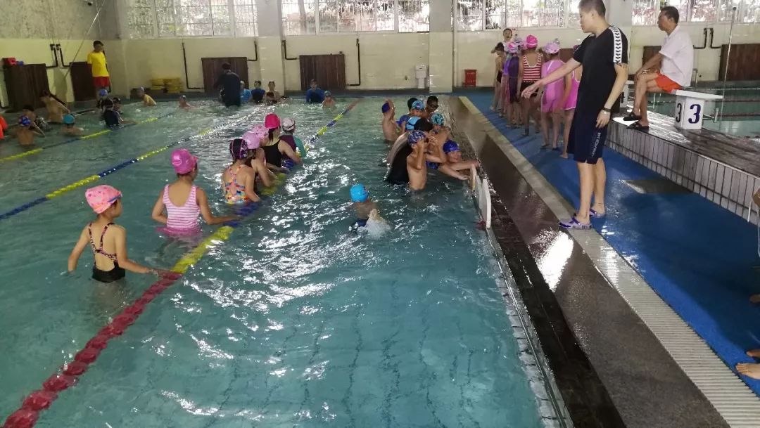 【水产新闻】水产路小学2018学年四年级游泳课程正式开始