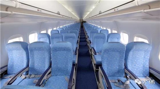 该飞机为全经济舱布局,共有90个座位.