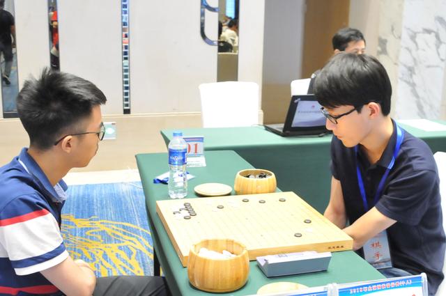 高清-全国围棋个人赛激战第7日 众棋手捉对厮杀