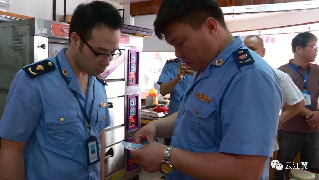 期间食品安全监管工作 保障市民的食品安全 市市场监督管理局玉海所