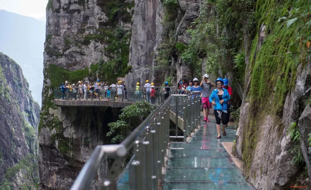 高空玻璃栈道 石门关景区门票 私人导游 生态农家饭 高山草甸atv