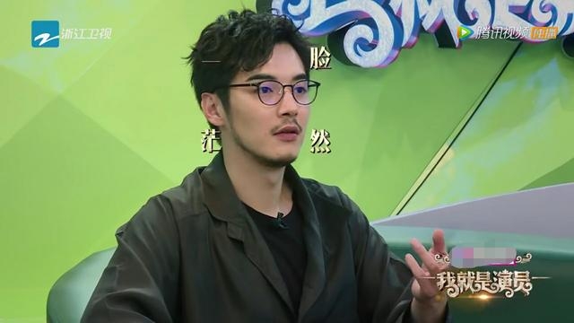 但在《我就是演员》综艺镜头后面的金世佳却给了大众一种非常不一样